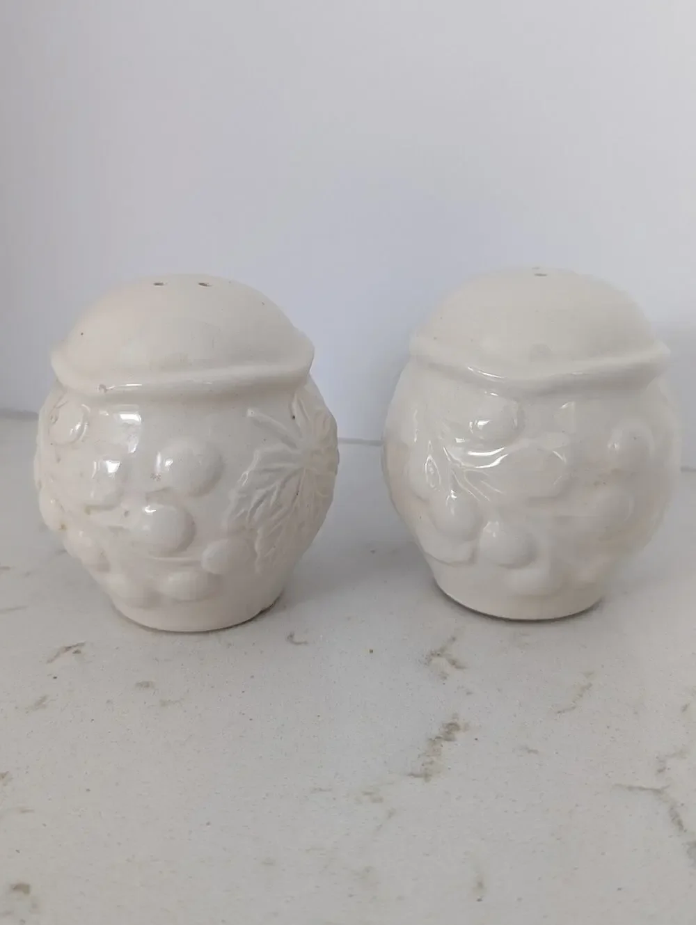 Savoir Vivre Fruit Promenade White Salt And Pepper Set